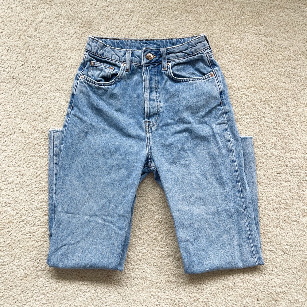 H&M High Waisted Straight Legged Denim